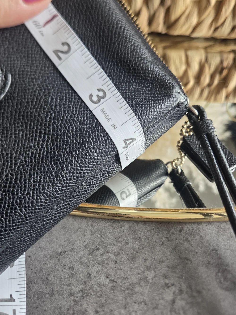 Coach New York Black Leather Accordion Wristlet Wallet Gold Hardware - Picture 15 of 17